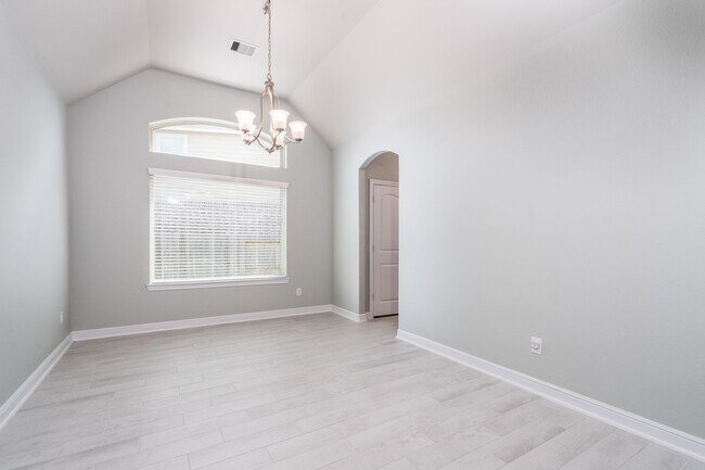 Photo - 204 Upland Dr
