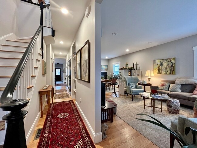 Photo - 9 Sherman St