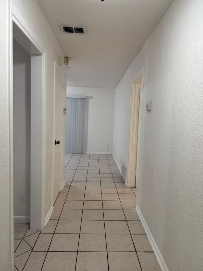 3111 Eleuthera Ln
