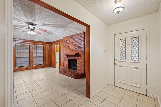 504 Warbler Dr