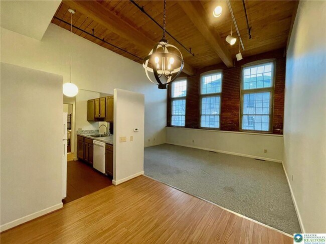 Photo - 101 Race St Unit 102