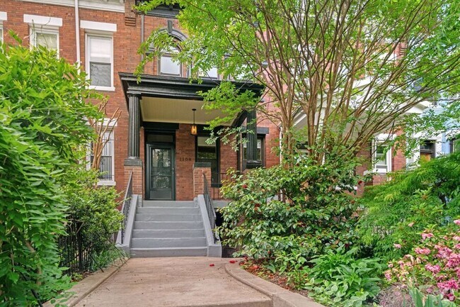 Building Photo - 1108 Lamont St NW Rental