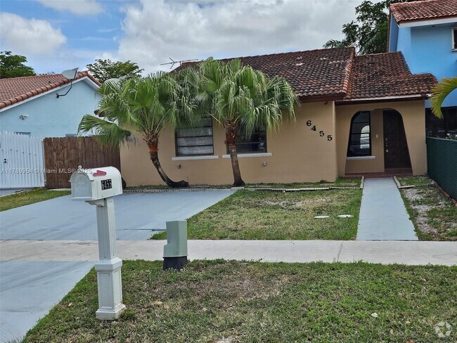 Building Photo - 6455 SW 135th Ave Rental