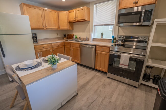 Photo - 1131 Wasena Ave SW Unit A