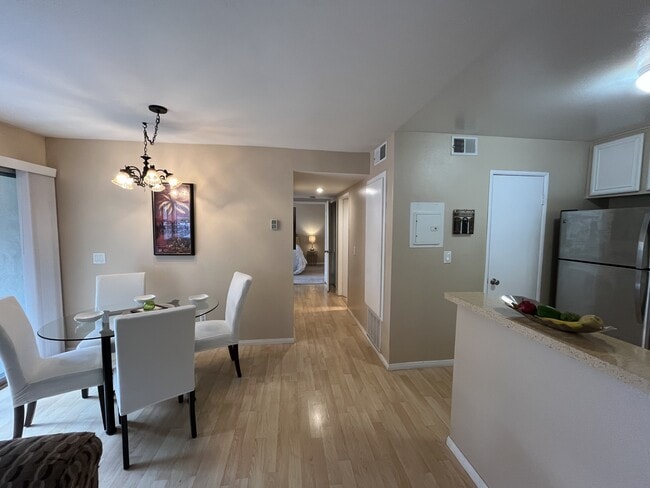 Photo - 2920 Luciernaga St