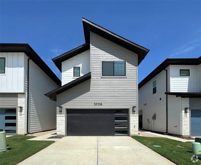 Building Photo - 33106 Oak Hts Pl Rental
