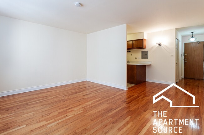 Building Photo - 660 W Wrightwood Ave Unit 101 Rental