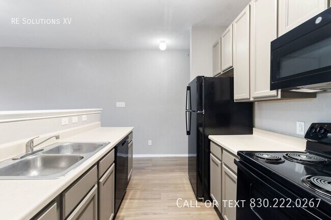 Photo - 10714 Mathom Landing Unit 3