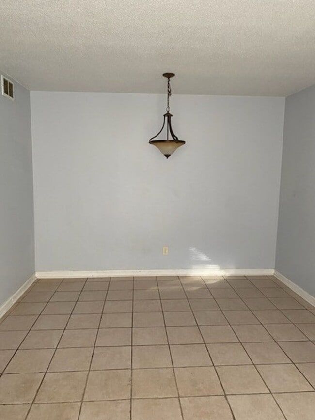 Photo - 6015 Warm Springs Ct Unit B *