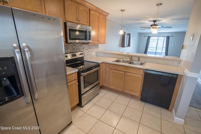 Photo - 277 Monroe Ave