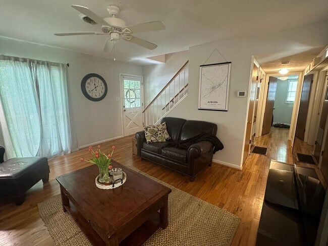 Photo - Southside Auburn Cottage Casa