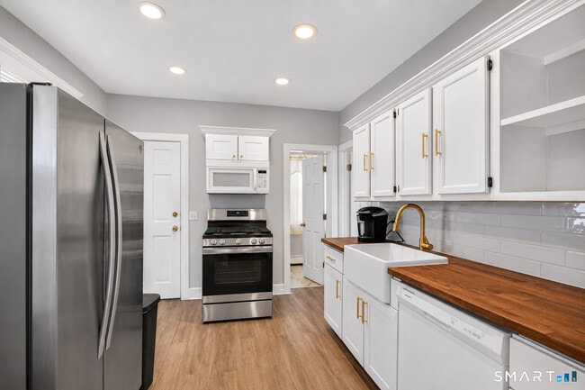 Photo - 380 Gurdon St