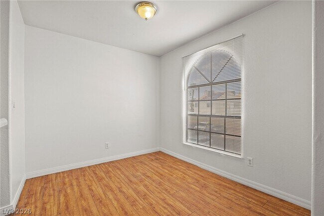 2972 Juniper Hills Blvd Unit 202