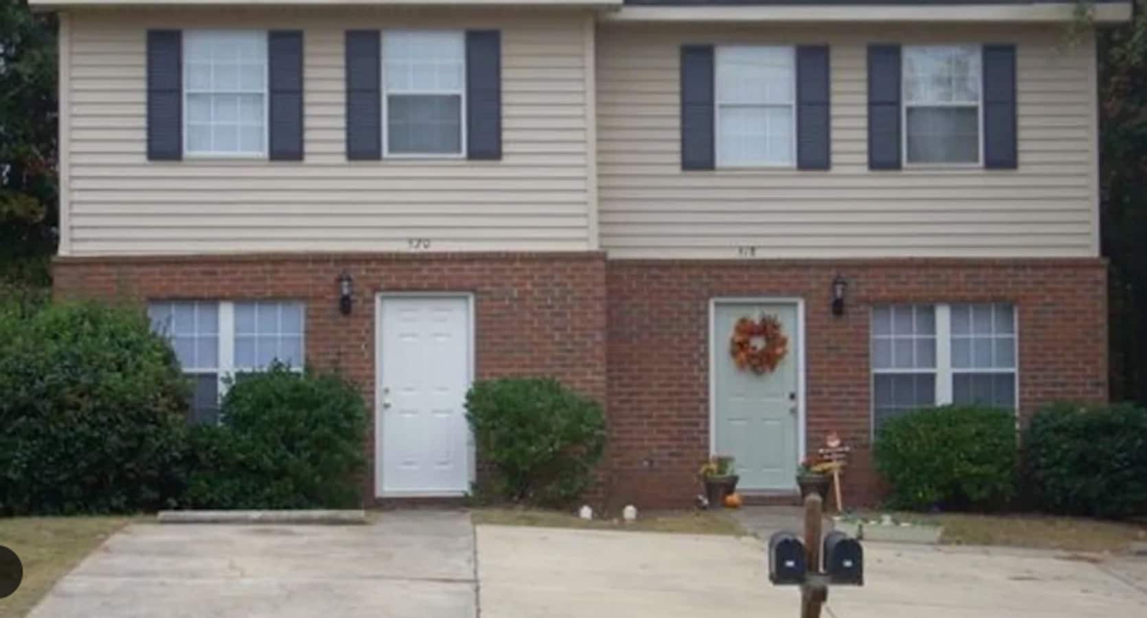 Great Townhome in a Great Location! - Great Townhome in a Great Location!