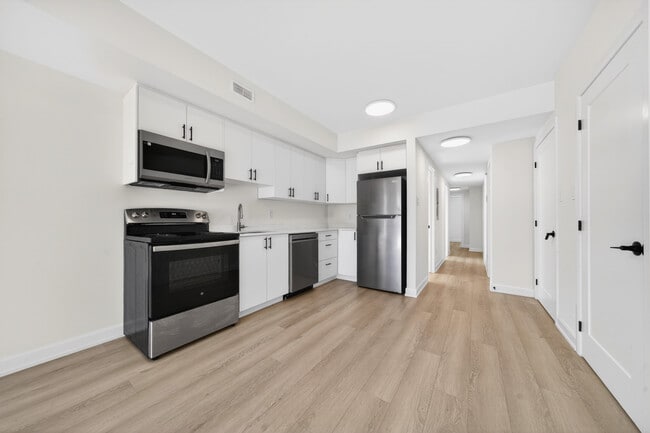 Photo - 1241 Collins Av