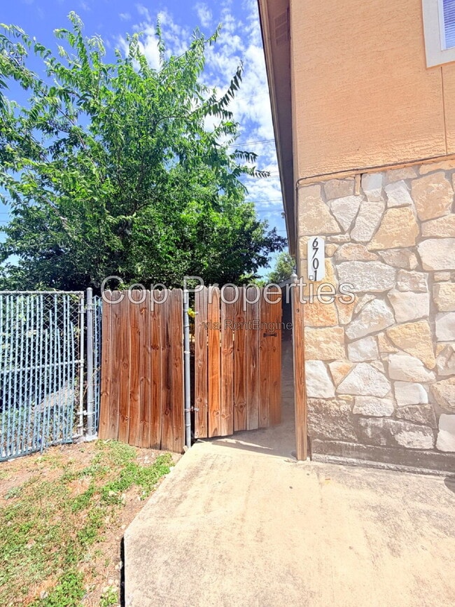Photo - 6701 Brothers Ln