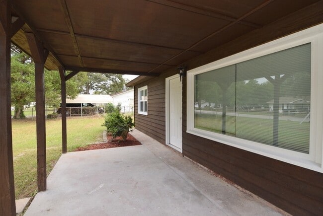 Photo - Nicely Updated 3 Bedroom House with Fully Fenced Yard