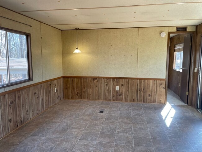 Photo - 3 BED, 1.5 BATH MOBILE HOME