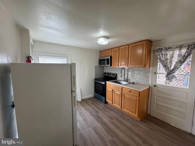 261 N York St Unidad CARRIAGE HOUSE