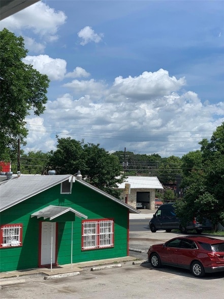 Photo - 2304 S 1st St