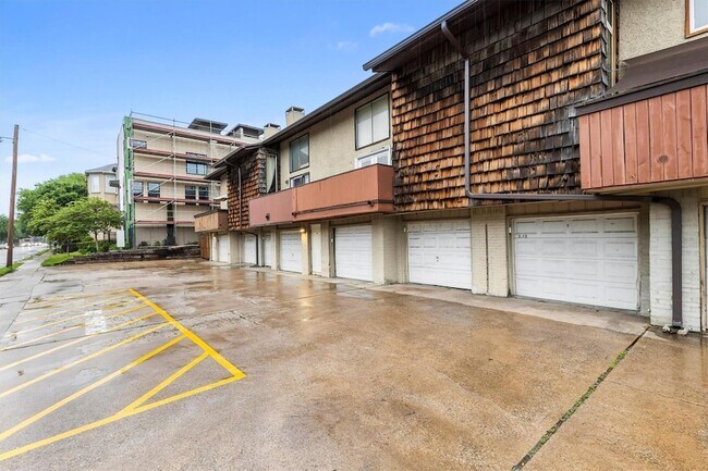 Photo - 3105 Wycliff Ave