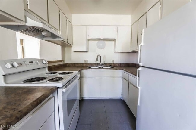 Photo - 1400 E Mesquite Ave