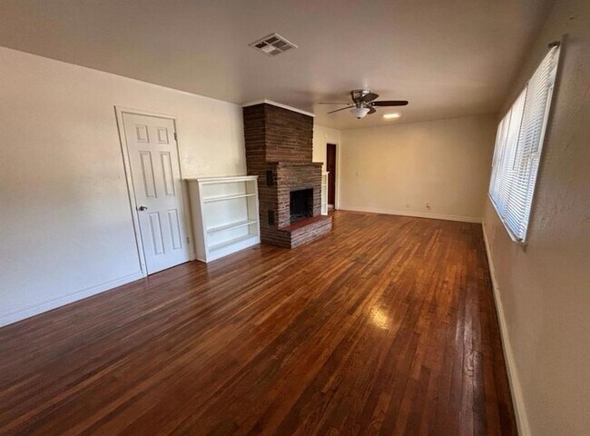 1230 Caddell Ln