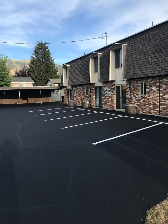 Building Photo - 564 S 200 W Unit 564