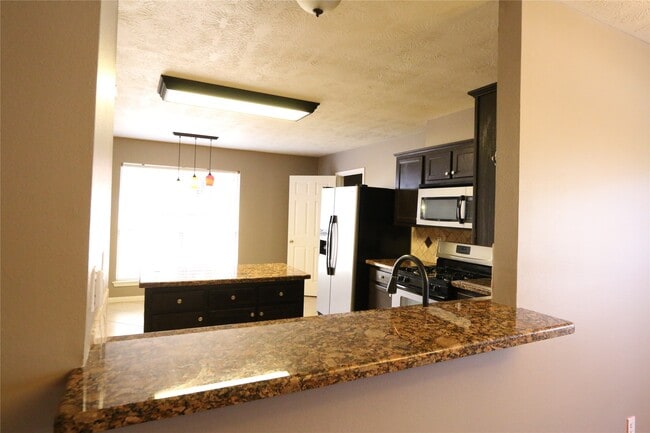 Building Photo - 10811 Burkes Garden Dr Rental