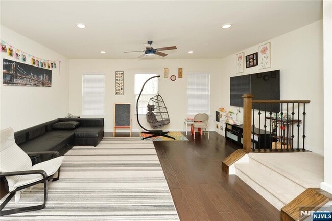 Photo - 12-48-48 12th St