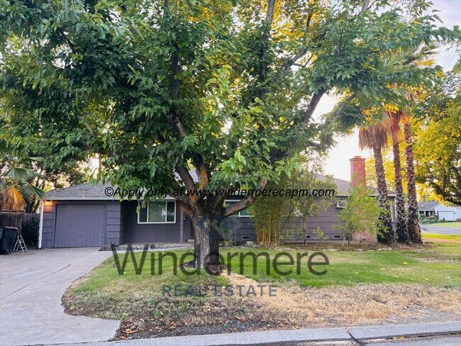 Photo - 2 bed/1 bath duplex in prime location! Wat... Casa