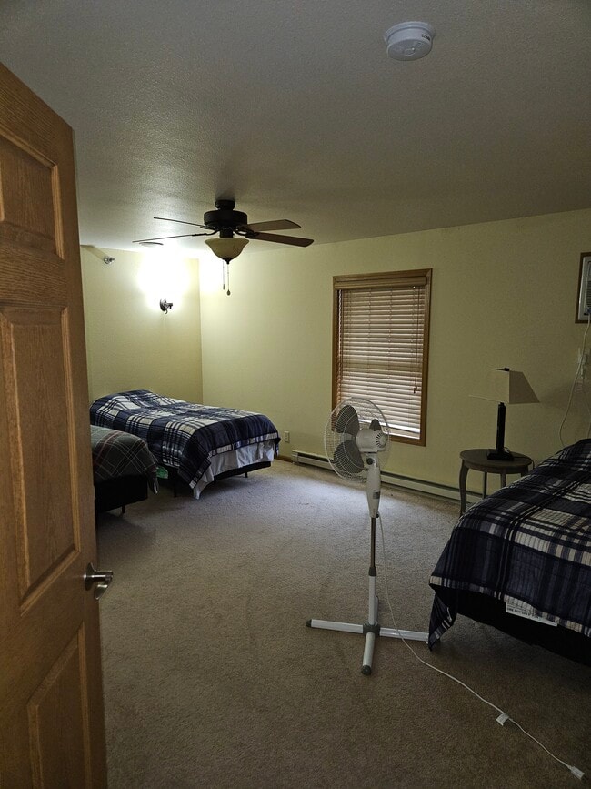 Primary bedroom - 4984 Service Dr Unit 315