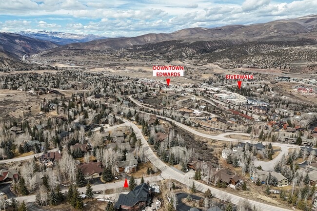 Photo - 11 Russell Trail