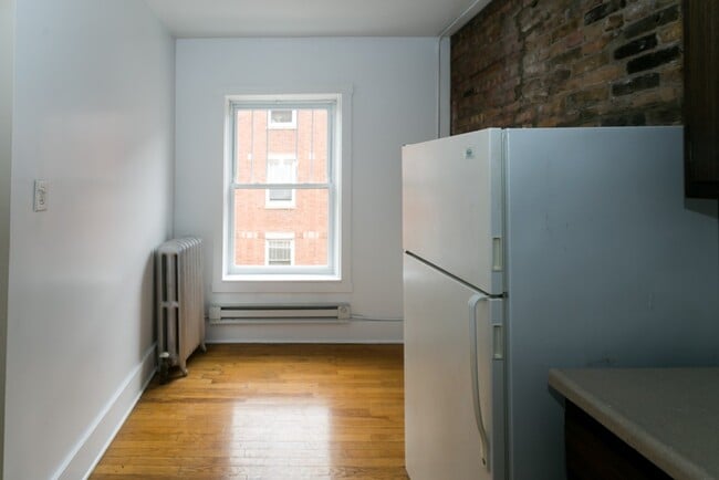 Photo - 938 W Cornelia Ave Unit A3