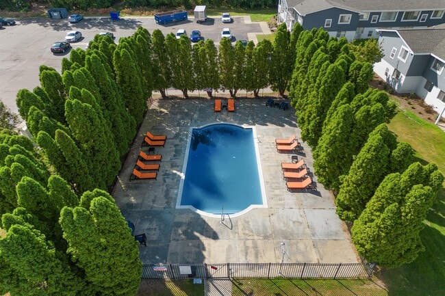 Town & Country Apartments - Wixom, MI
