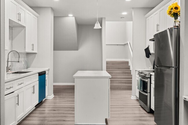 Photo - 8534 Woodlyn Rd