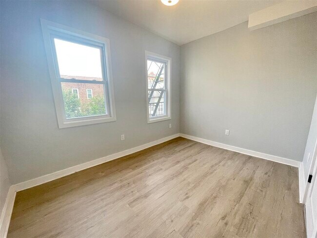 Photo - 86 Sherman Ave Unidad 1