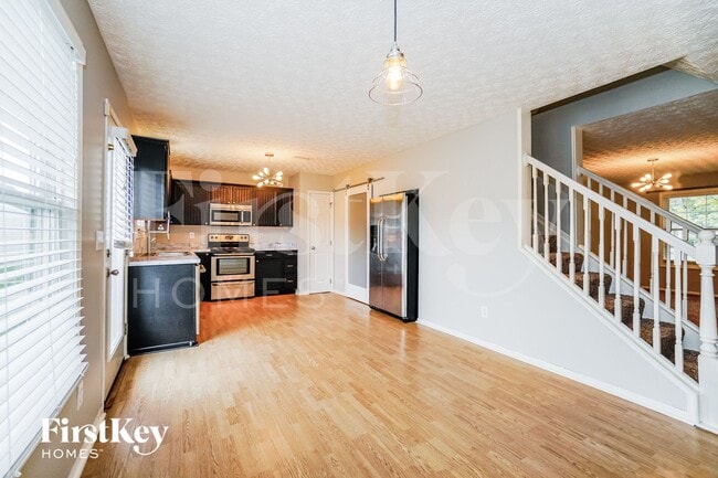 Photo - 2973 Seeger St