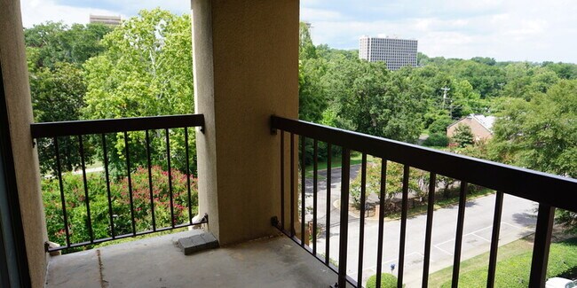 1600 Park Cir - 1600 Park Cir Condo Unit 516