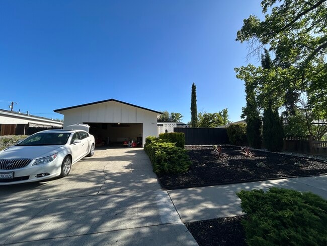 Photo - 1843 Foxworthy Ave
