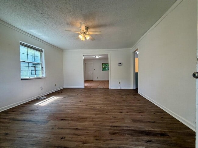 Photo - 1070 Ollie Cir NW