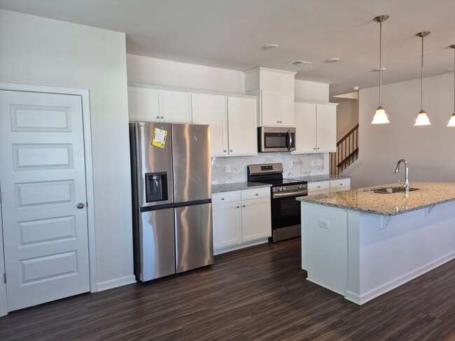 Photo - 618 Blaven St