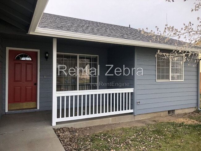 Photo - 2279 NE Cherry Loop