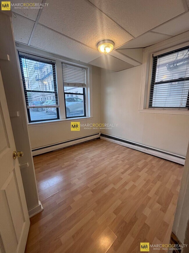60 Charlesgate E Unit J4