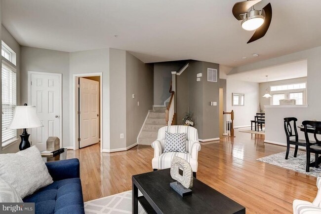 Building Photo - 1739 Theale Way