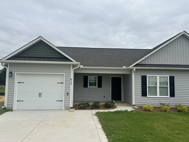 Building Photo - 815 Middleton Rd