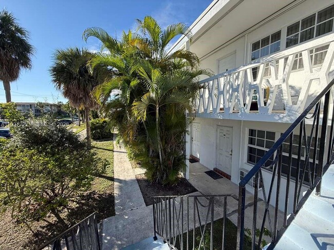 Building Photo - 1451 NE 170th St Unit 210A