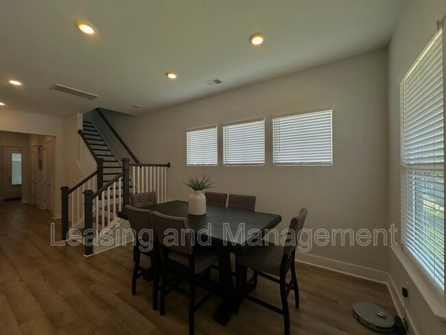 Photo - 125 Trumpet Vine Dr