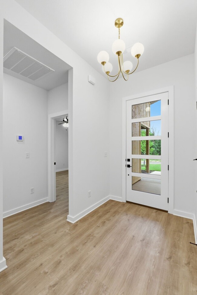 Photo - 5 St Asaph Dr