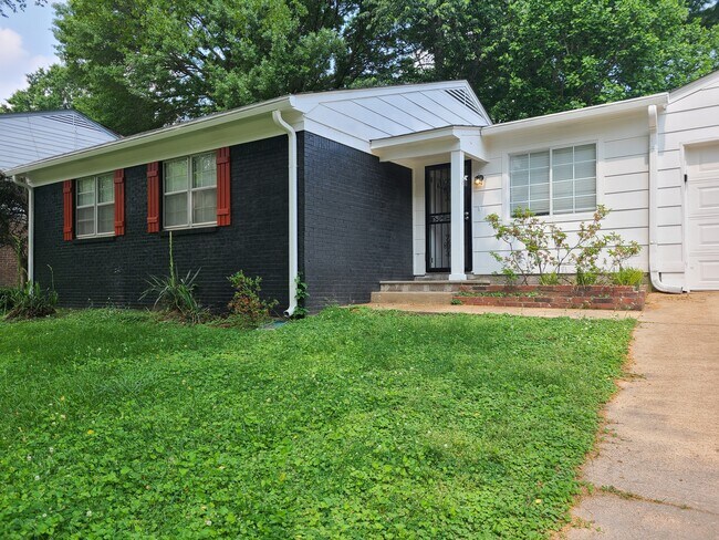 Photo - 1103 Verlington Dr House